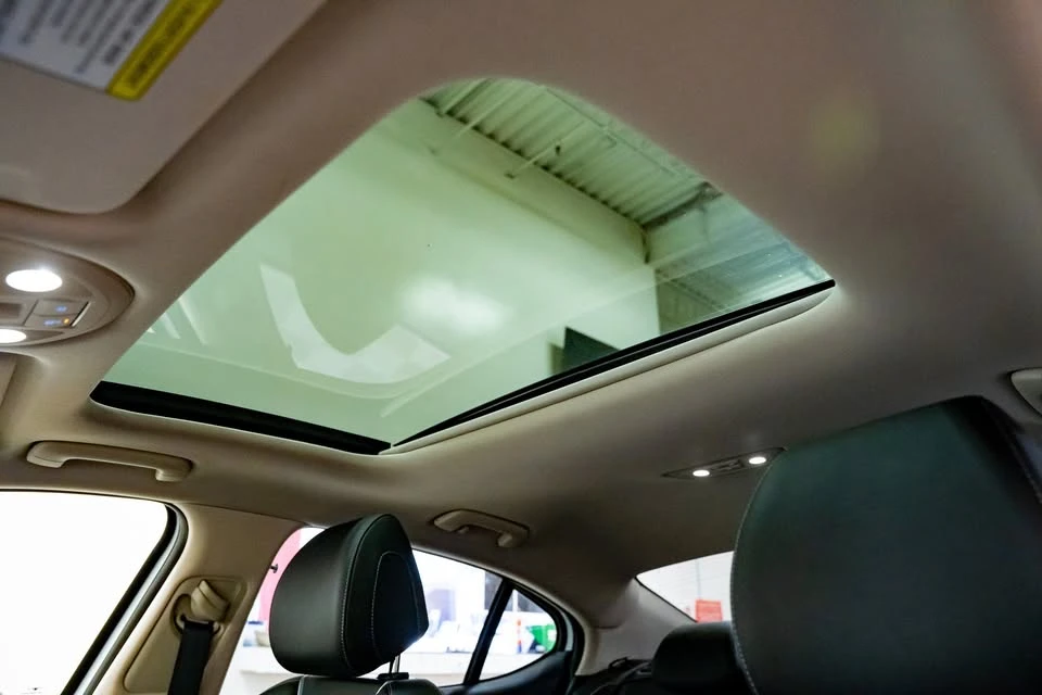 2023 Genesis G70 - Image 4 of 20