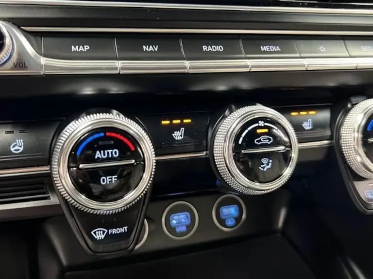 2023 Genesis G70 - Image 15 of 19