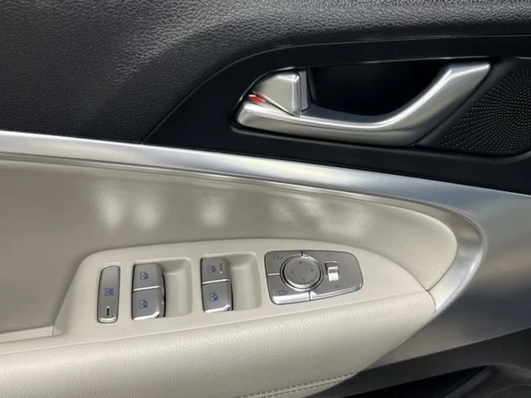 2023 Genesis G70 - Image 11 of 19