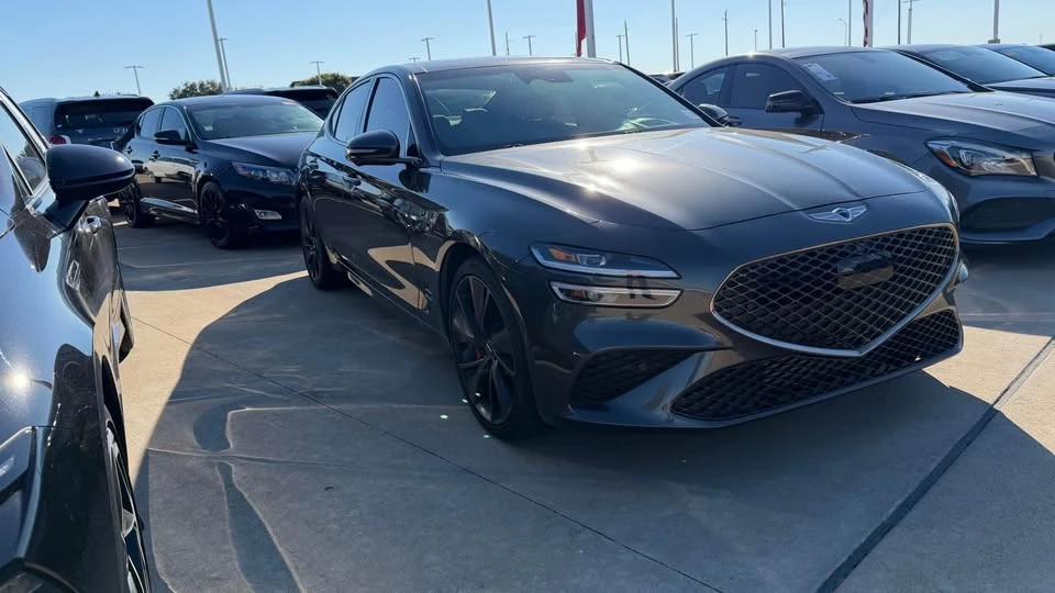2023 Genesis G70 - Image 2 of 10