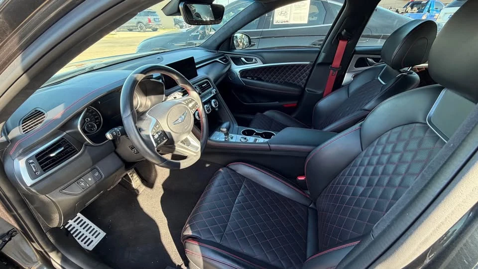 2023 Genesis G70 - Image 6 of 10