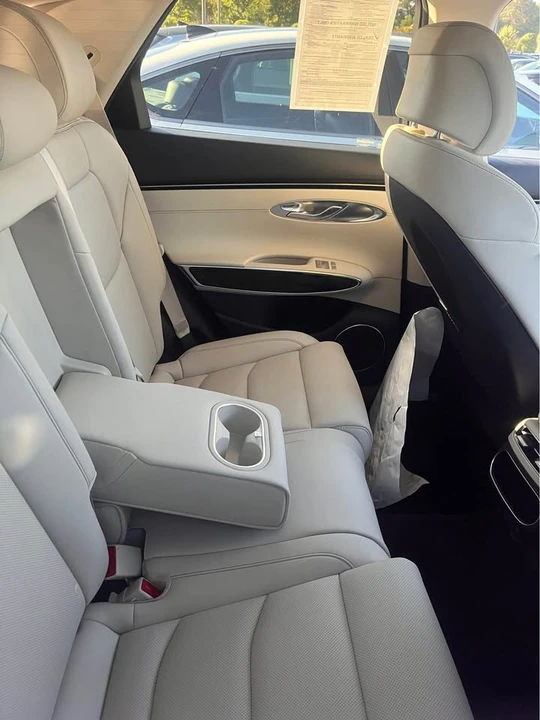 2023 Genesis GV70 - Image 6 of 6