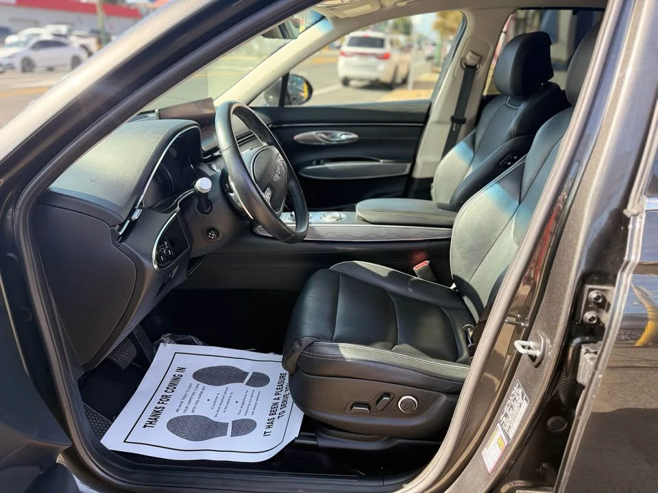 2023 Genesis GV70 - Image 8 of 18
