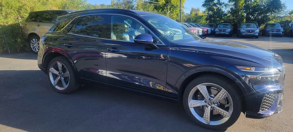 2023 Genesis GV70 - Image 3 of 7