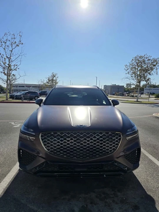 2023 Genesis GV70 - Image 10 of 10