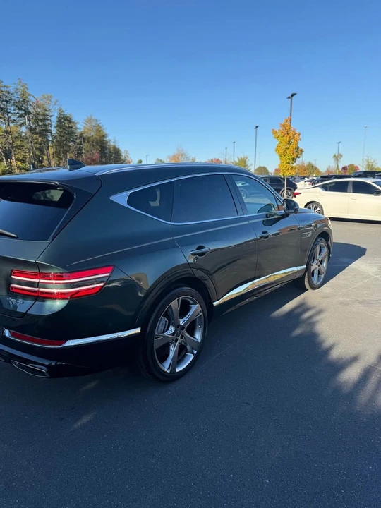 2023 Genesis GV80 - Image 2 of 10