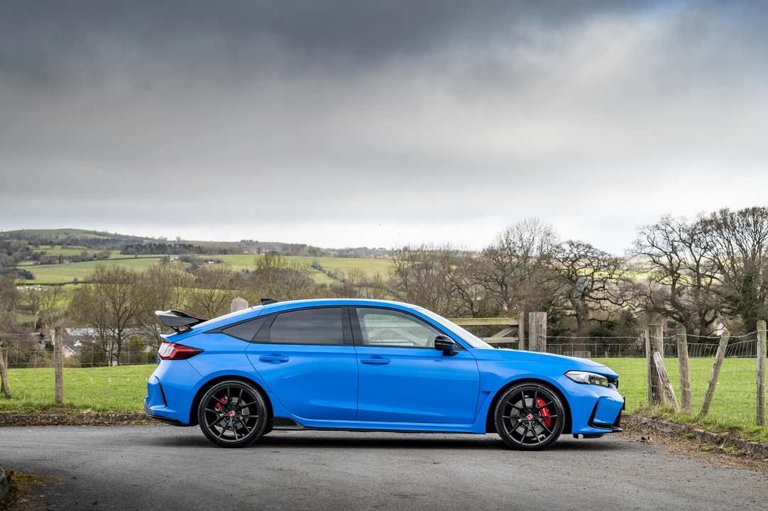 2023 Honda FL5 Civic Type R - Image 9 of 31