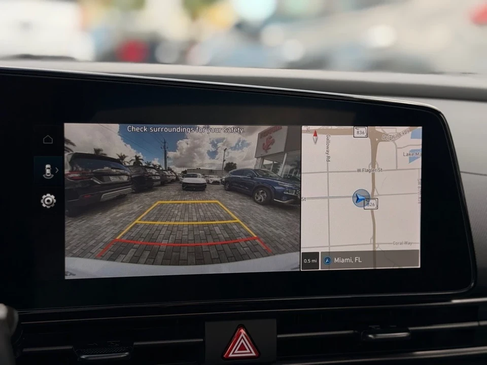 2023 Hyundai Elantra - Image 18 of 21