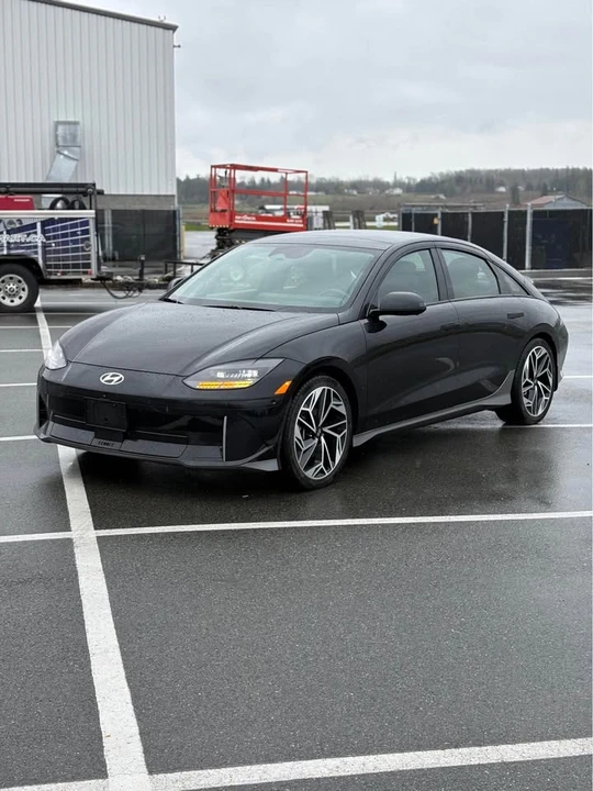 2023 Hyundai Ioniq 6 - Image 7 of 17