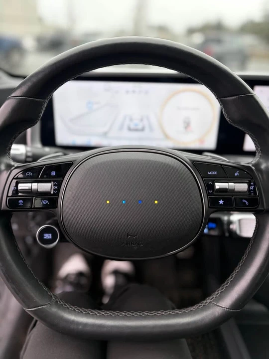 2023 Hyundai Ioniq 6 - Image 11 of 17