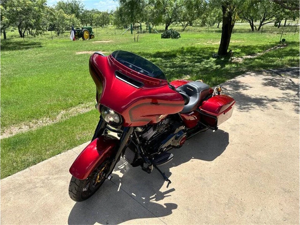 2023 Harley-Davidson Touring Milwaukee-Eight - Image 2 of 31
