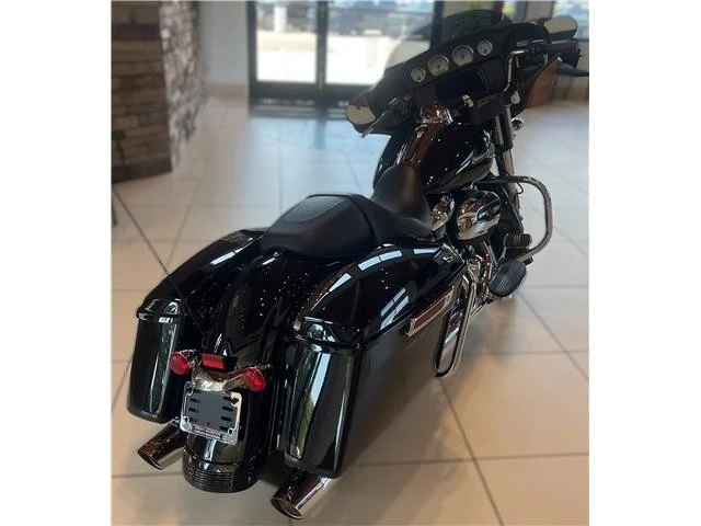 2023 Harley-Davidson Touring Milwaukee-Eight - Image 10 of 21
