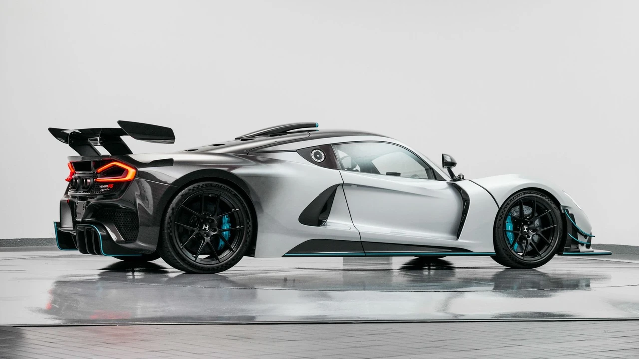 2023 Hennessey - Image 22 of 31