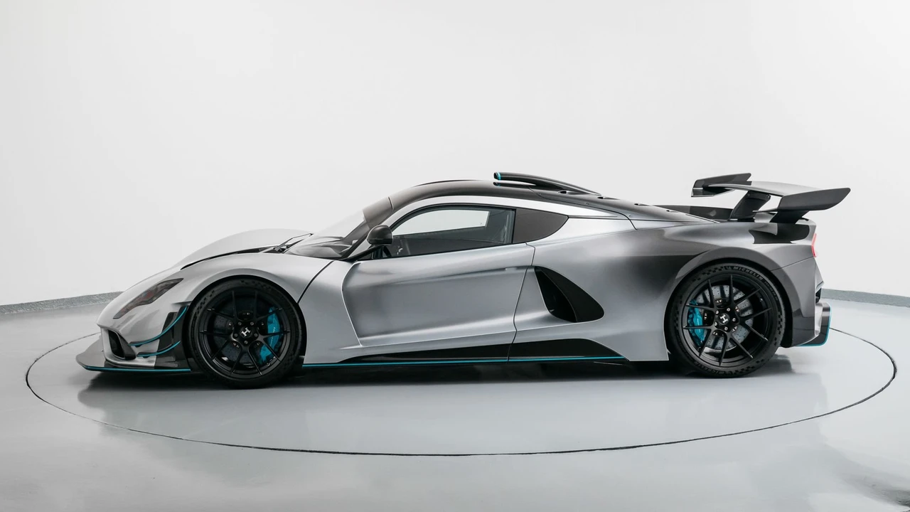 2023 Hennessey - Image 4 of 31