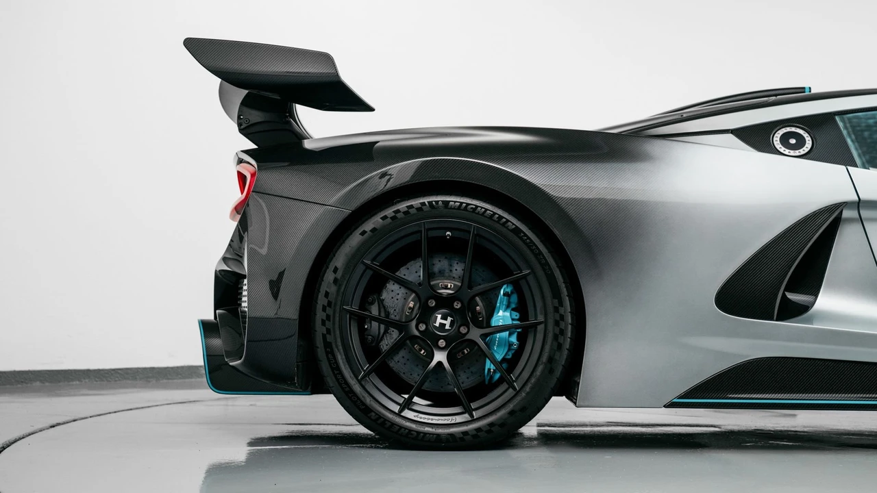 2023 Hennessey - Image 27 of 31