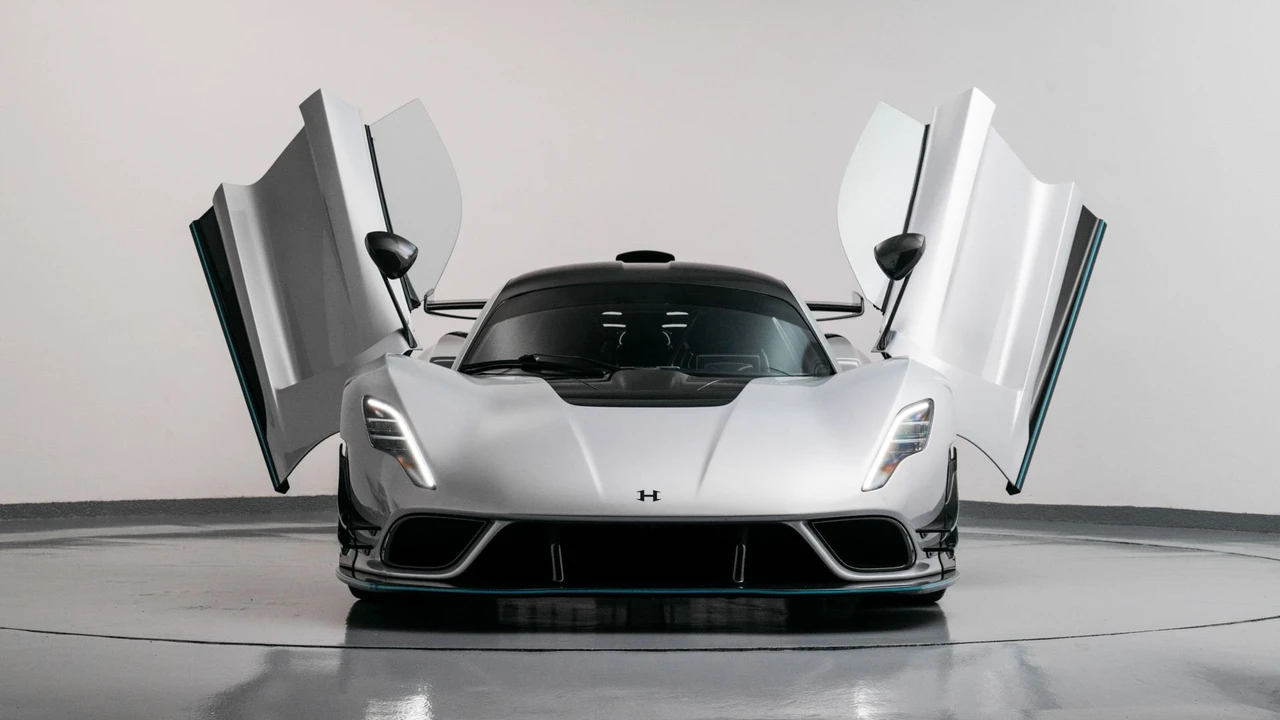2023 Hennessey - Image 30 of 31