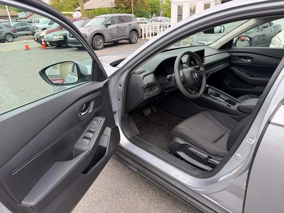 2023 Honda Accord 11th Gen - Image 2 of 28