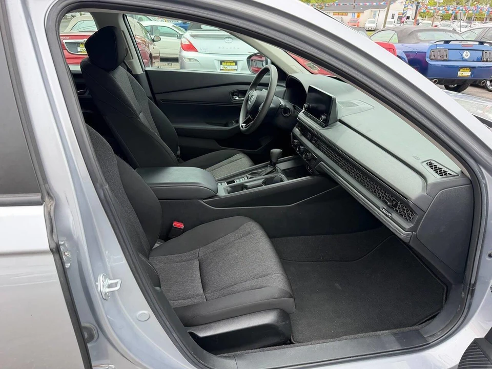 2023 Honda Accord 11th Gen - Image 17 of 28