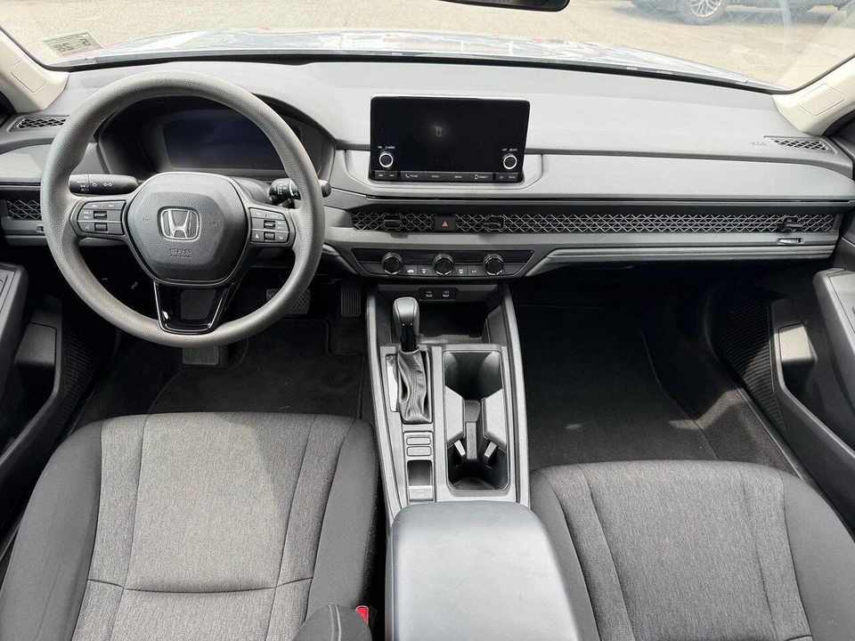 2023 Honda Accord 11th Gen - Image 15 of 28