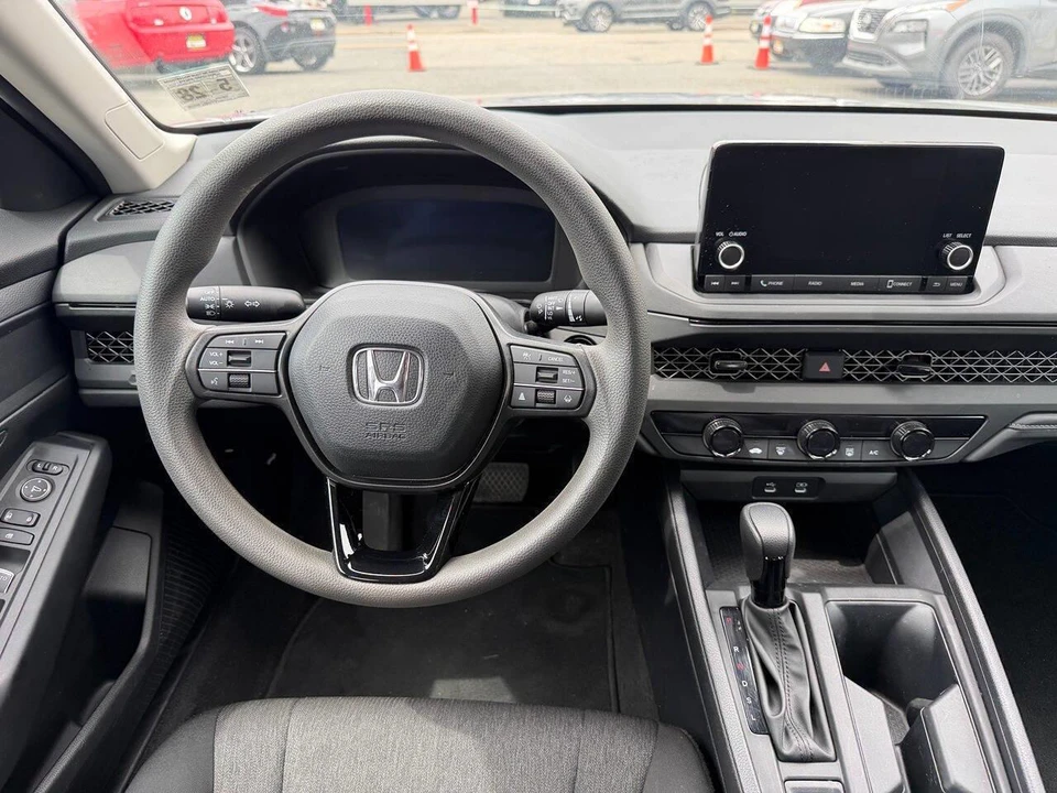 2023 Honda Accord 11th Gen - Image 16 of 28