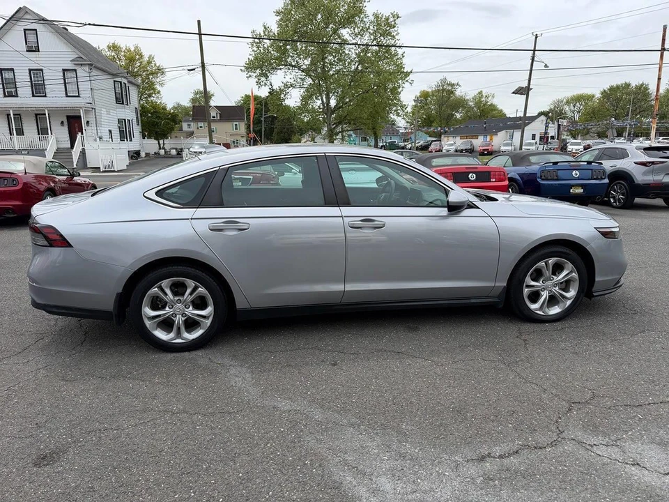 2023 Honda Accord 11th Gen - Image 24 of 28