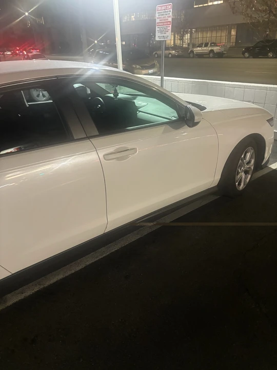 2023 Honda Accord 11th Gen - Image 16 of 17