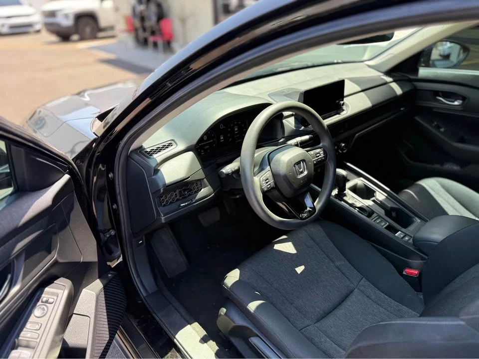2023 Honda Accord 11th Gen - Image 9 of 13