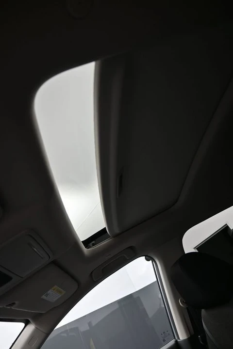 2023 Honda CR-V 6th Gen - Image 18 of 21