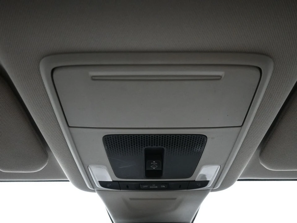 2023 Honda CR-V 6th Gen - Image 17 of 21