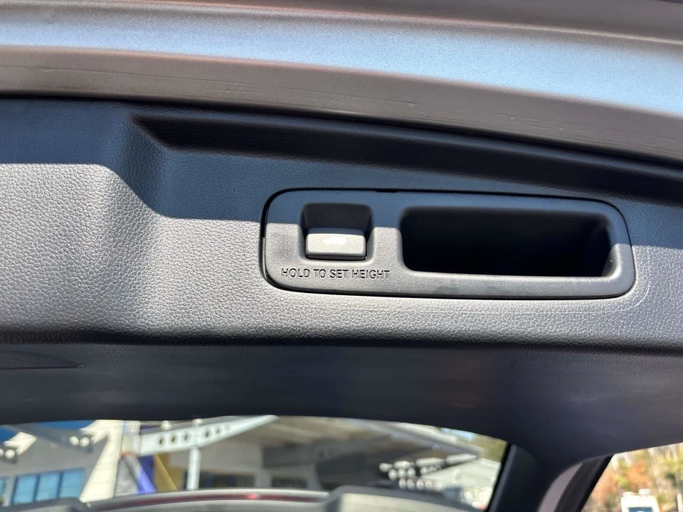 2023 Honda CR-V 6th Gen - Image 16 of 21