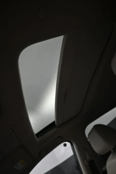 2023 Honda CR-V 6th Gen - Image 18 of 21