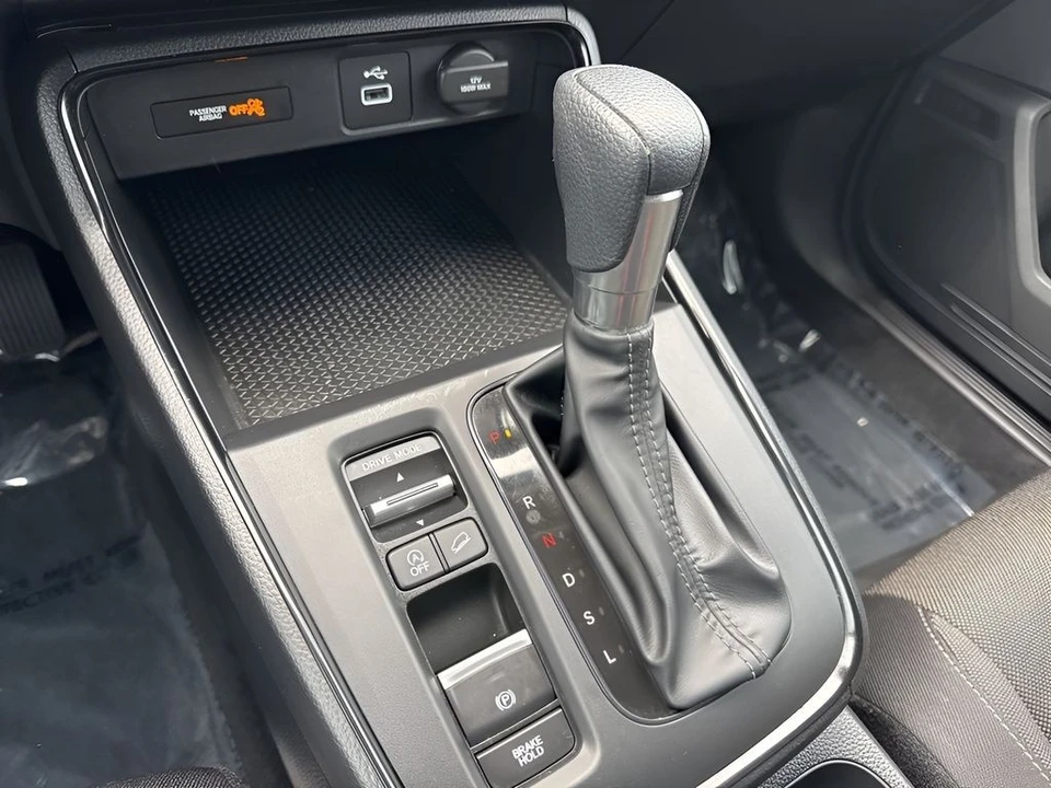 2023 Honda CR-V 6th Gen - Image 15 of 21