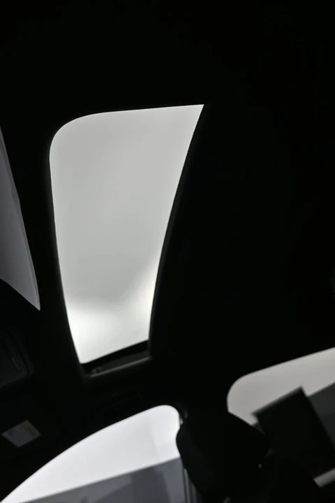 2023 Honda CR-V 6th Gen - Image 18 of 21
