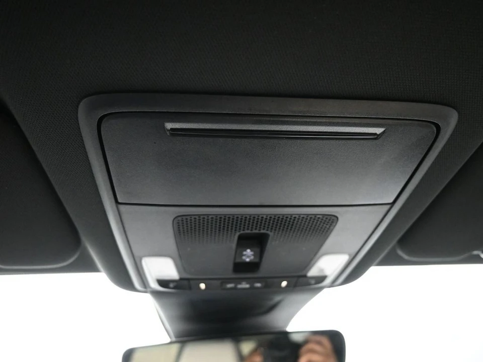 2023 Honda CR-V 6th Gen - Image 17 of 31