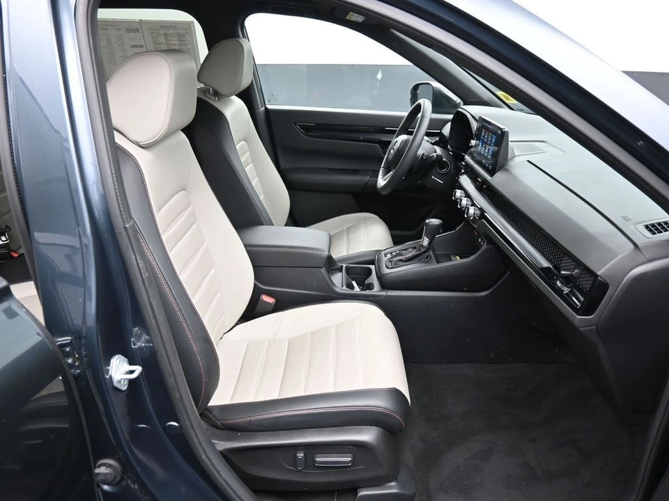 2023 Honda CR-V 6th Gen - Image 25 of 31