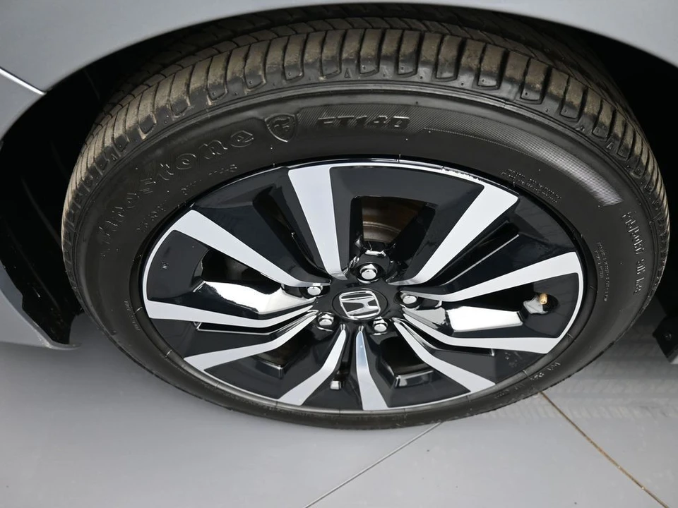 2023 Honda Civic 11th Gen - Image 14 of 21