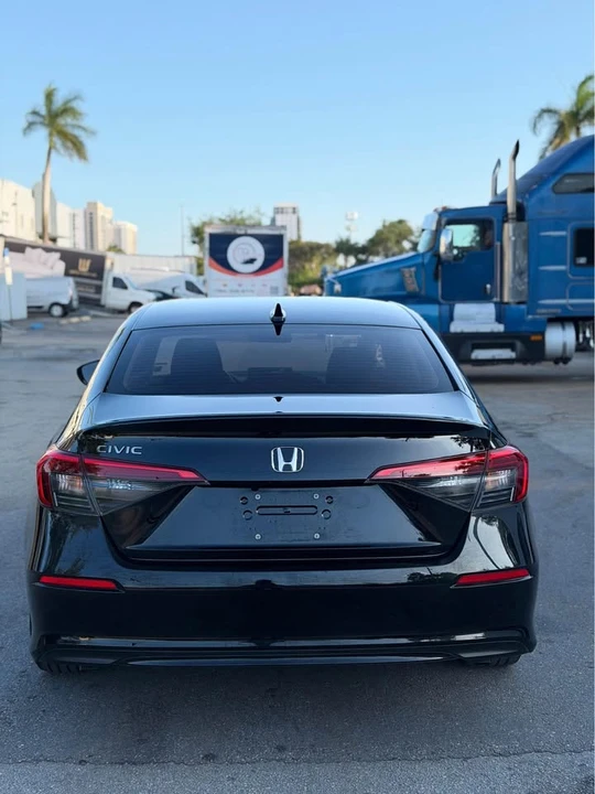 2023 Honda Civic 11th Gen - Image 6 of 14