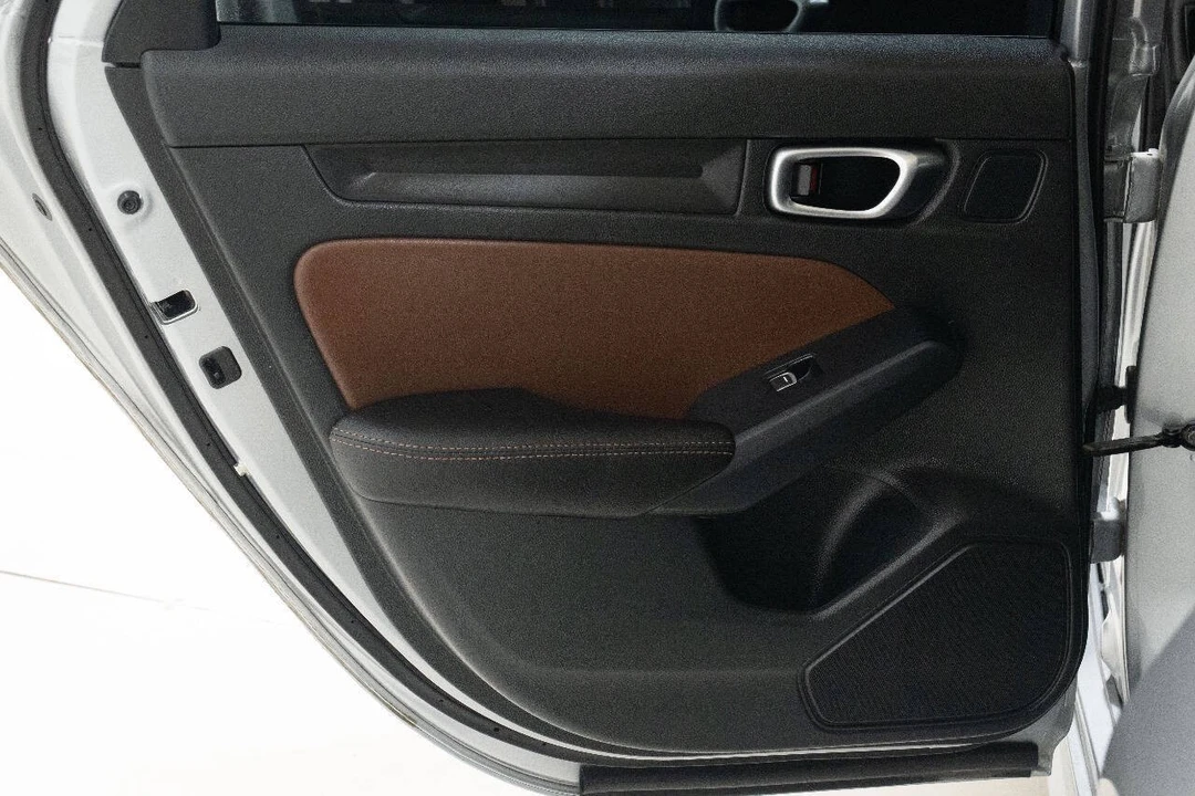 2023 Honda Civic 11th Gen - Image 18 of 31