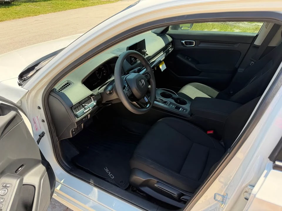 2023 Honda Civic 11th Gen - Image 9 of 16