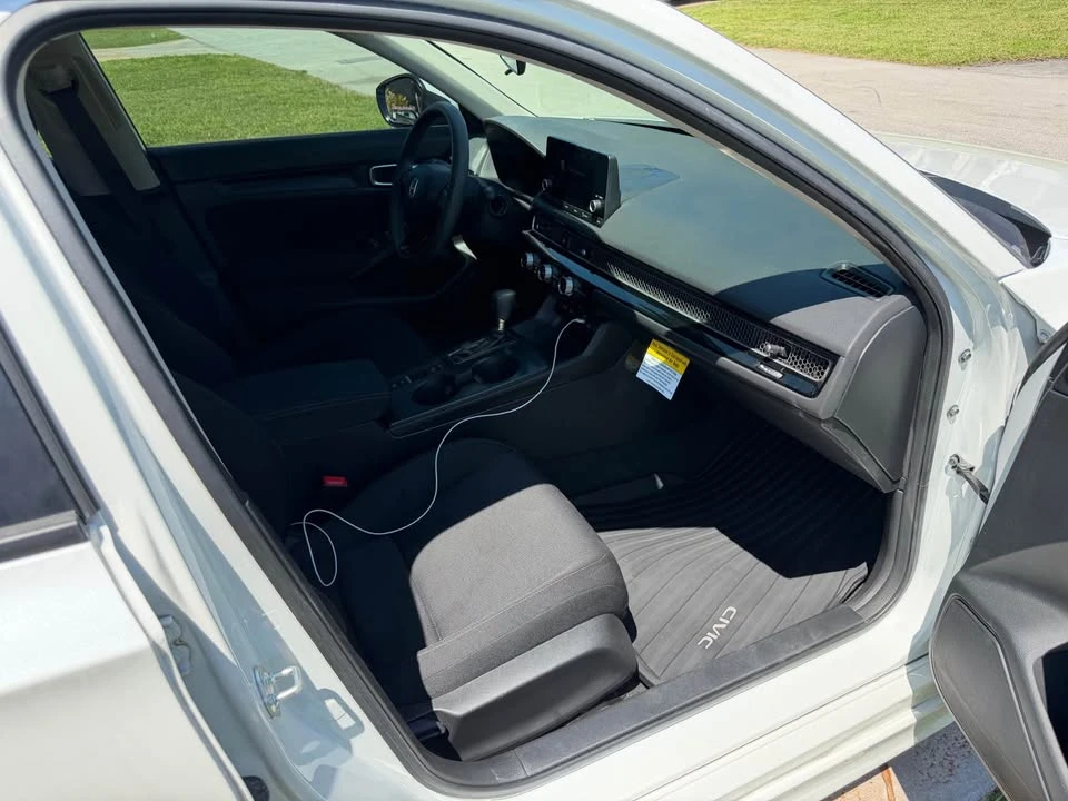 2023 Honda Civic 11th Gen - Image 12 of 16