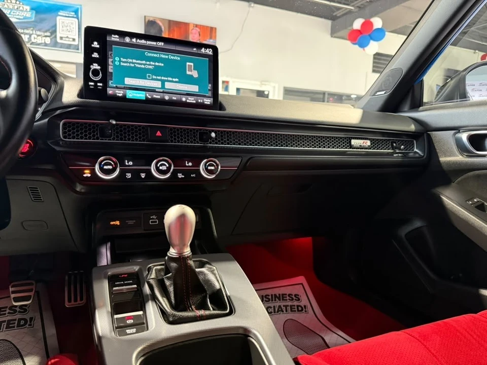2023 Honda Civic 11th Gen - Image 28 of 31