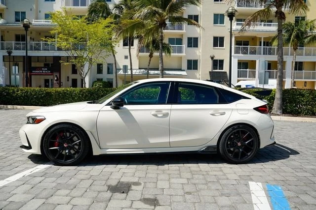 2023 Honda Civic 11th Gen - Image 15 of 31