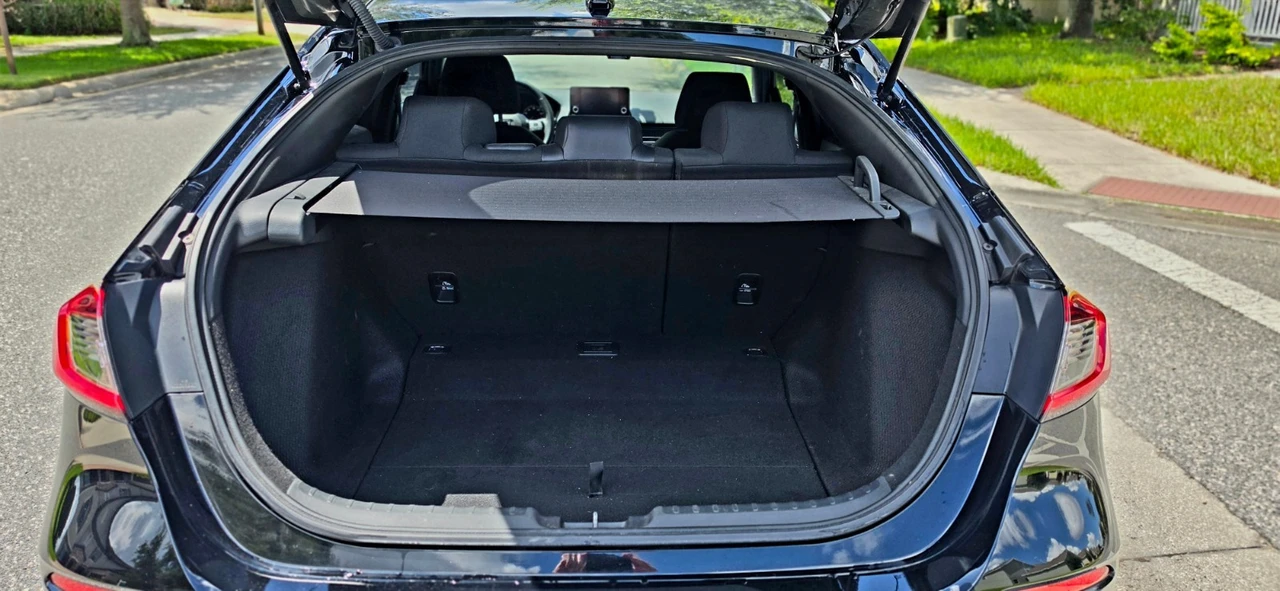 2023 Honda Civic 11th Gen - Image 11 of 18