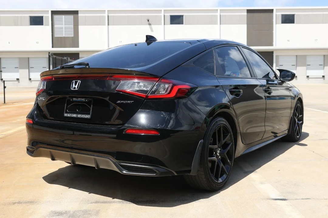 2023 Honda Civic 11th Gen - Image 11 of 21