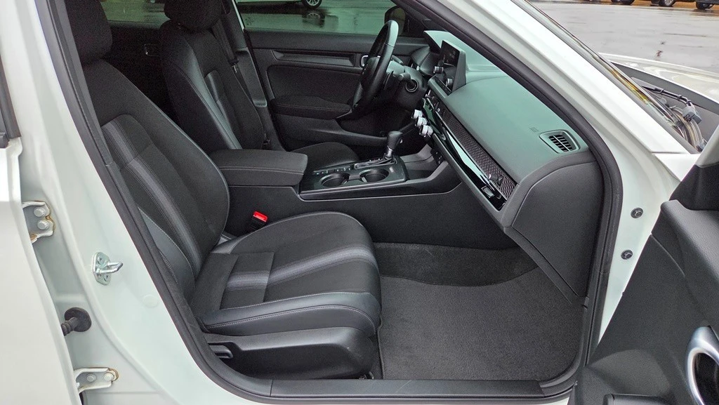 2023 Honda Civic 11th Gen - Image 19 of 28