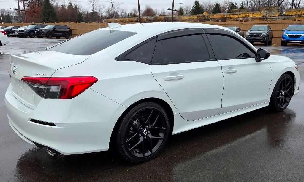 2023 Honda Civic 11th Gen - Image 7 of 28