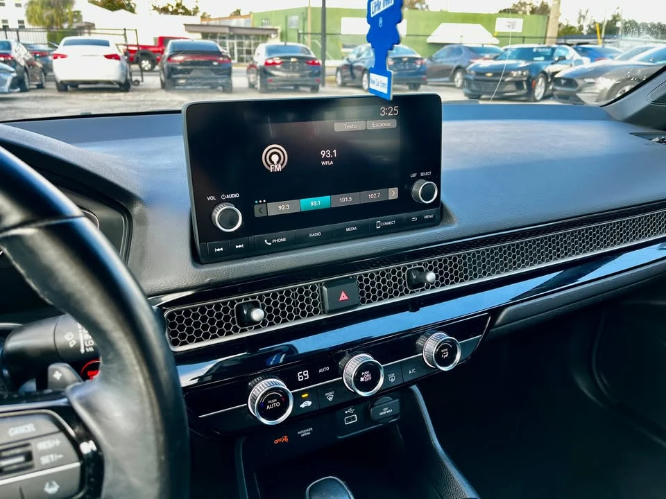 2023 Honda Civic 11th Gen - Image 9 of 12