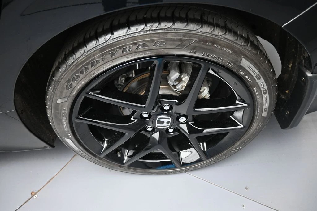 2023 Honda Civic 11th Gen - Image 15 of 31
