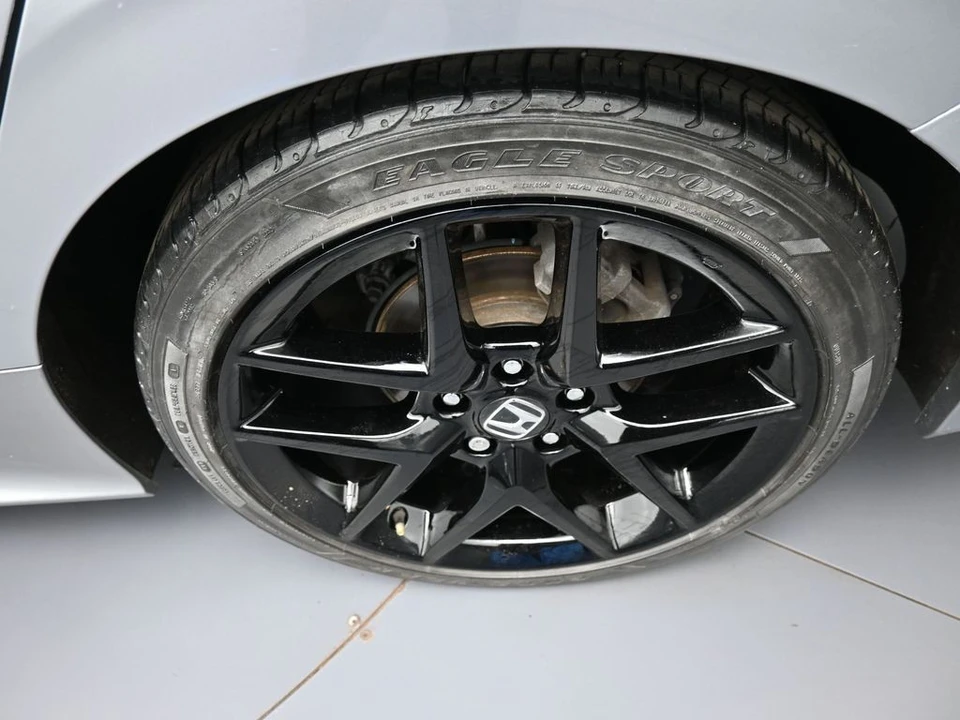 2023 Honda Civic 11th Gen - Image 15 of 21