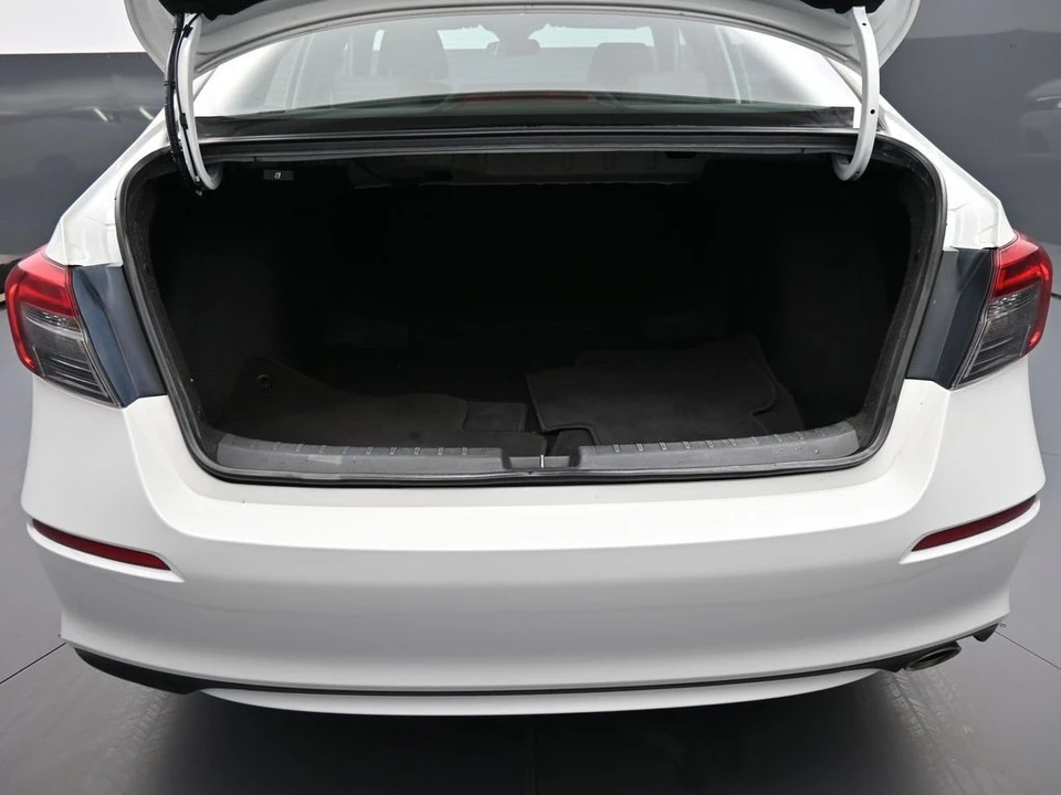 2023 Honda Civic 11th Gen - Image 21 of 31